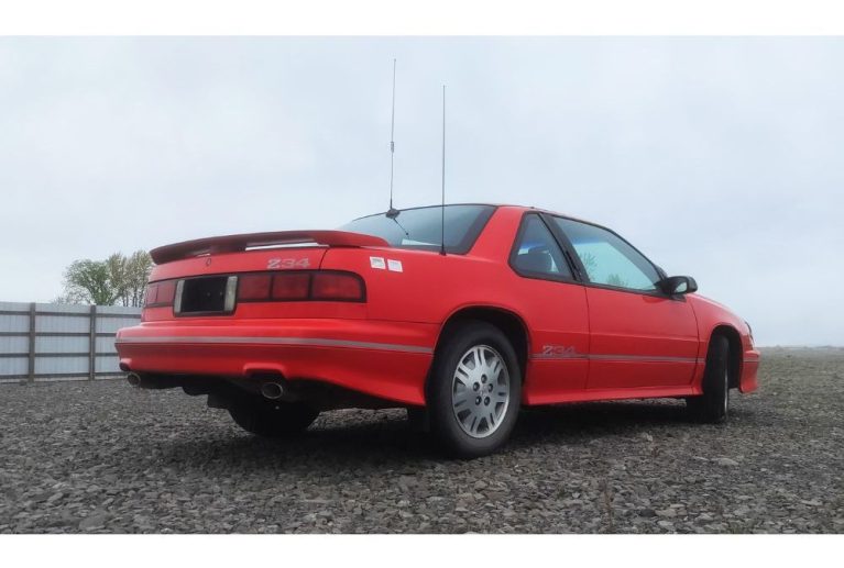 Strolling-the-U-Pull-It-1991-Chevy-Lumina-Z34-1